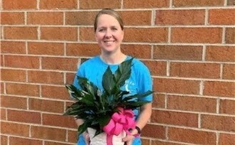 MS. JULIE KENNEMORE NAMED 2021-2022 SUPPORT EMPLOYEE OF THE YEAR AT HES