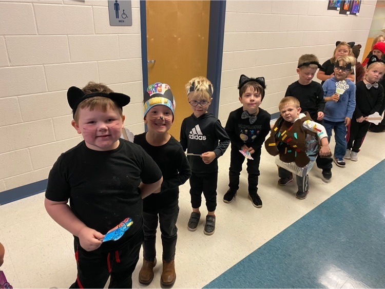  Miss Cummings’ K4 class having a blast in the book character parade! If you give a cat or a pre-k student a cupcake they might just have the sweetest Halloween ever! #Dacusvillegrown