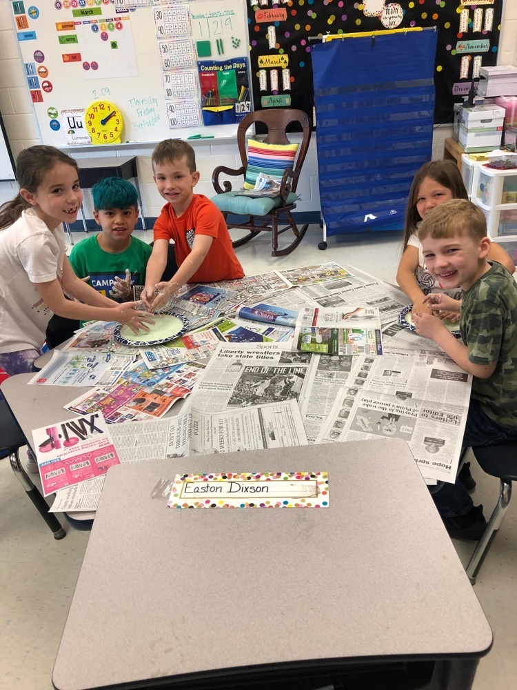 Miss Cole’s class ending read across America week with some oobleck fun! #dacusvillegrown  