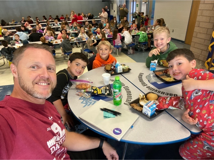 Some first grade boys enjoyed lunch with Mr. Chapman and a game of Uno in his office afterwards after being recognized by their teachers for displaying Integrity last week!