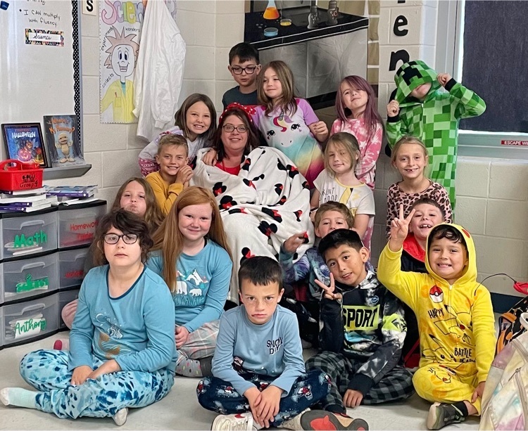 DES students celebrated sleep today for Red Ribbon week! 